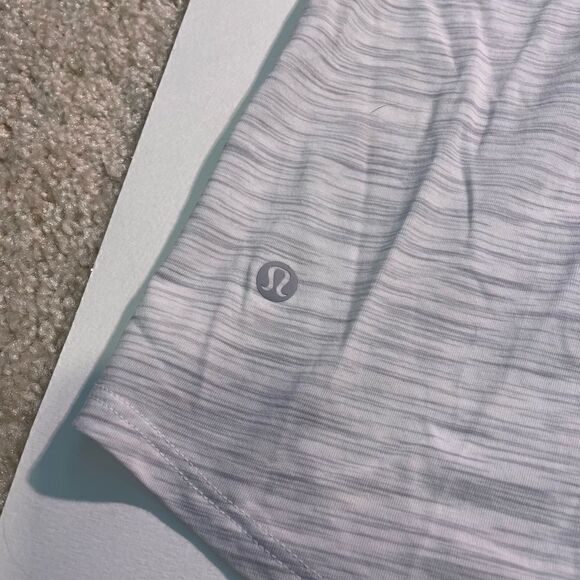 Lululemon Love Tank *Pleated
3 Colour Space Dye Ice Grey Alpine White - Picture 6 of 6